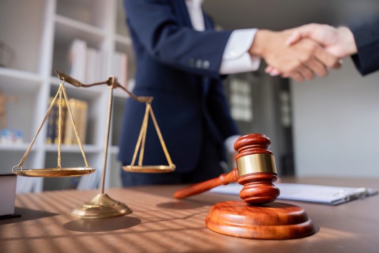 How to Choose the Right Personal Injury Lawyer in Everett for Your Case